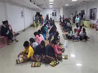 बिलासपुर समर कैंप में स्टूडेंट्स को भरपेट भोजन नहीं:अव्यवस्था से परेशान बच्चे