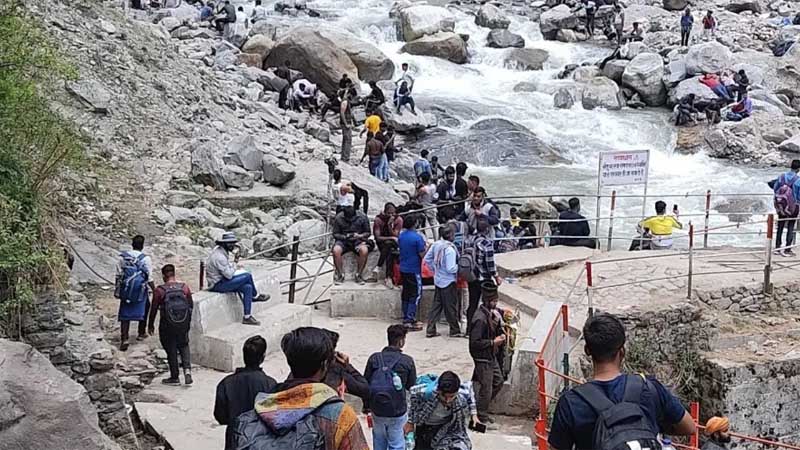 गौरीकुंड-केदारनाथ पैदल रूट पर बड़ा हादसा, भूस्खलन के बाद मलबे में दबकर 3 यात्रियों की मौत, पांच घायल