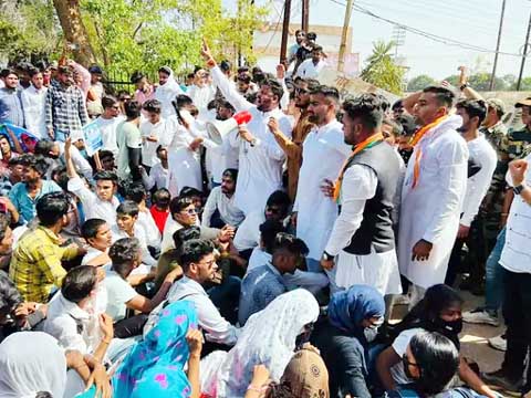 CM साय और गृहमंत्री को गुलाब देगी NSUI: विधायक देवेंद्र की गिरफ्तारी और लाठीचार्ज को लेकर करेंगे विरोध, NSUI नेता जाएंगे CM हाउस