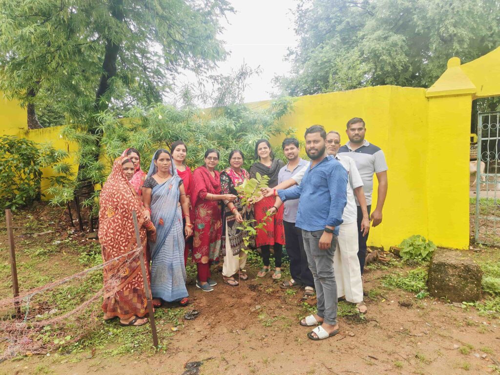 c777b0ce-2880-433b-99c6-3ea725e1ef46-min