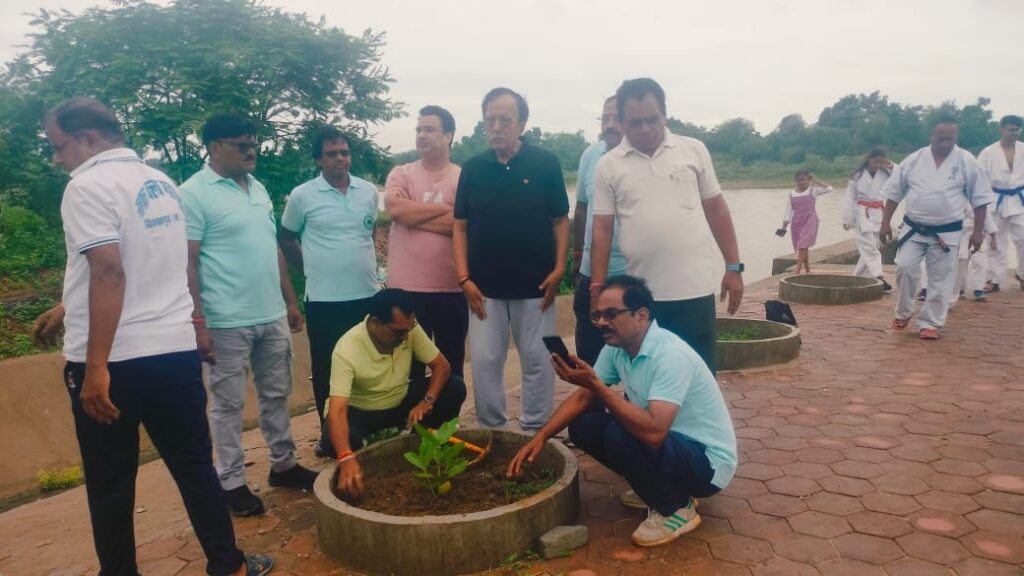 7f02a35c-e81f-491c-9592-3b5859044e2a