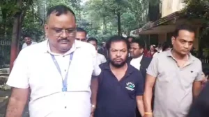 1280x720_2534451-bribe-taking-clerk-arrested-by-acb