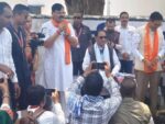 सुशासन तिहार के औचक निरीक्षण में कोसला पहुंचे सीएम साय, पीपल पेंड़ के नीचे खाट पर बैठकर सुनी समस्यायें